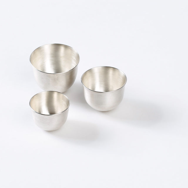 Set of three nestling vessels