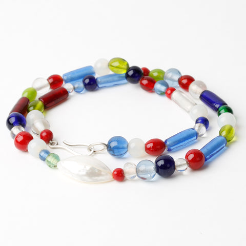 Daisies Necklace – Shell Red Blue Green