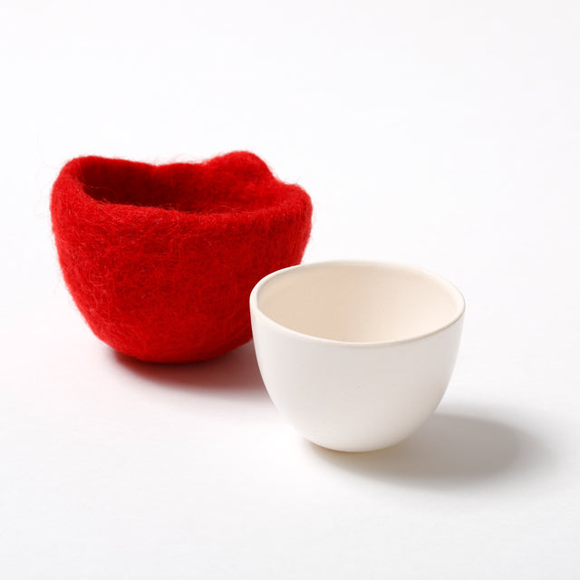 Set of two nestling vessels