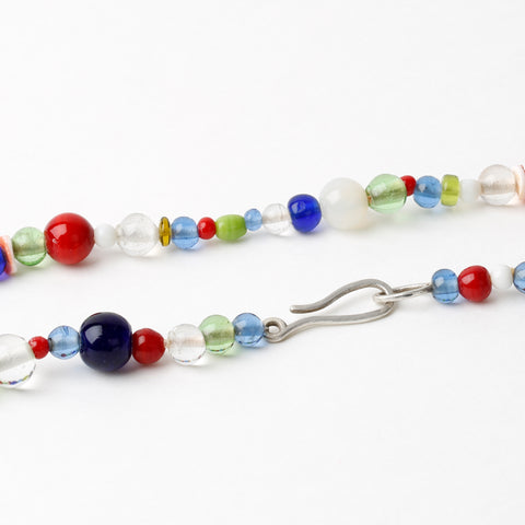 Daisies Necklace – Blue Green Red