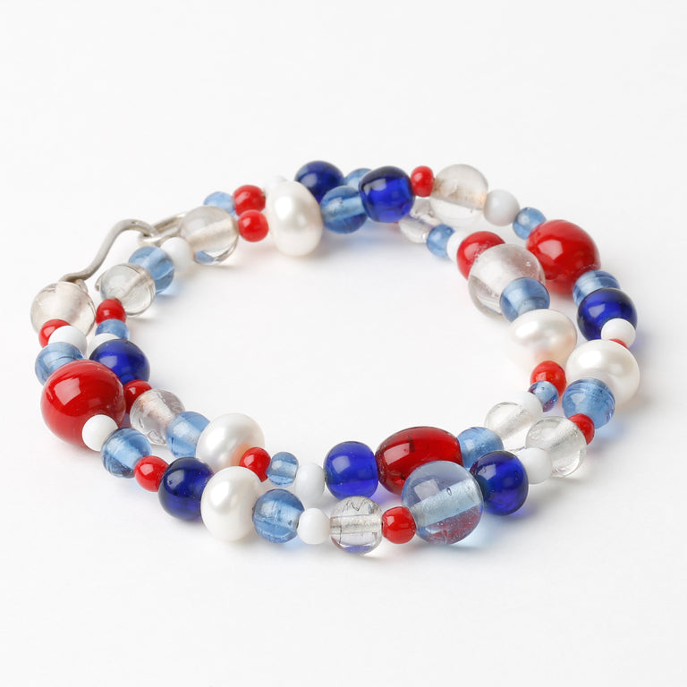 Daisies Pearls Blue Red White