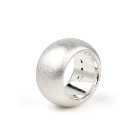 The Pond silver ring inspired by a 1920s afternoon tea party